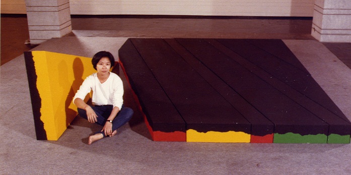 賴純純於「異度空間」展出作品《所有的可能包括在可能裡》。（伊通公園提供）