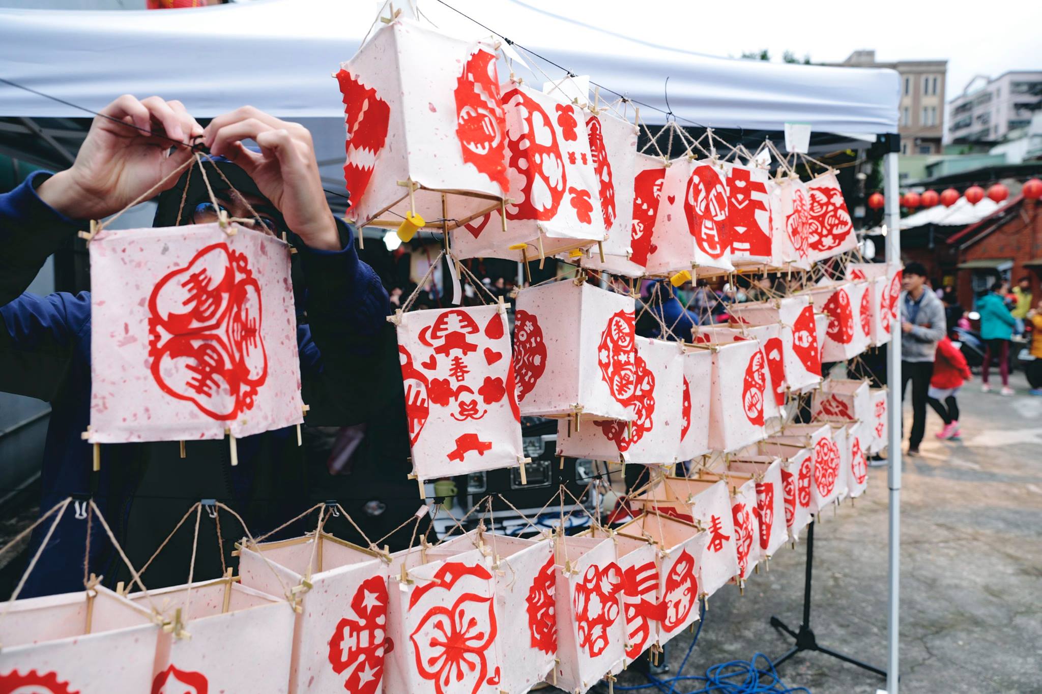 來趣三峽瘋古早鬧元宵：梨炮紙手作燈