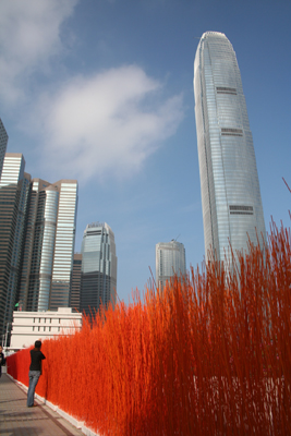 游文富《秋收紅喜》‧竹變系列‧竹籤、塑膠彩‧2007。