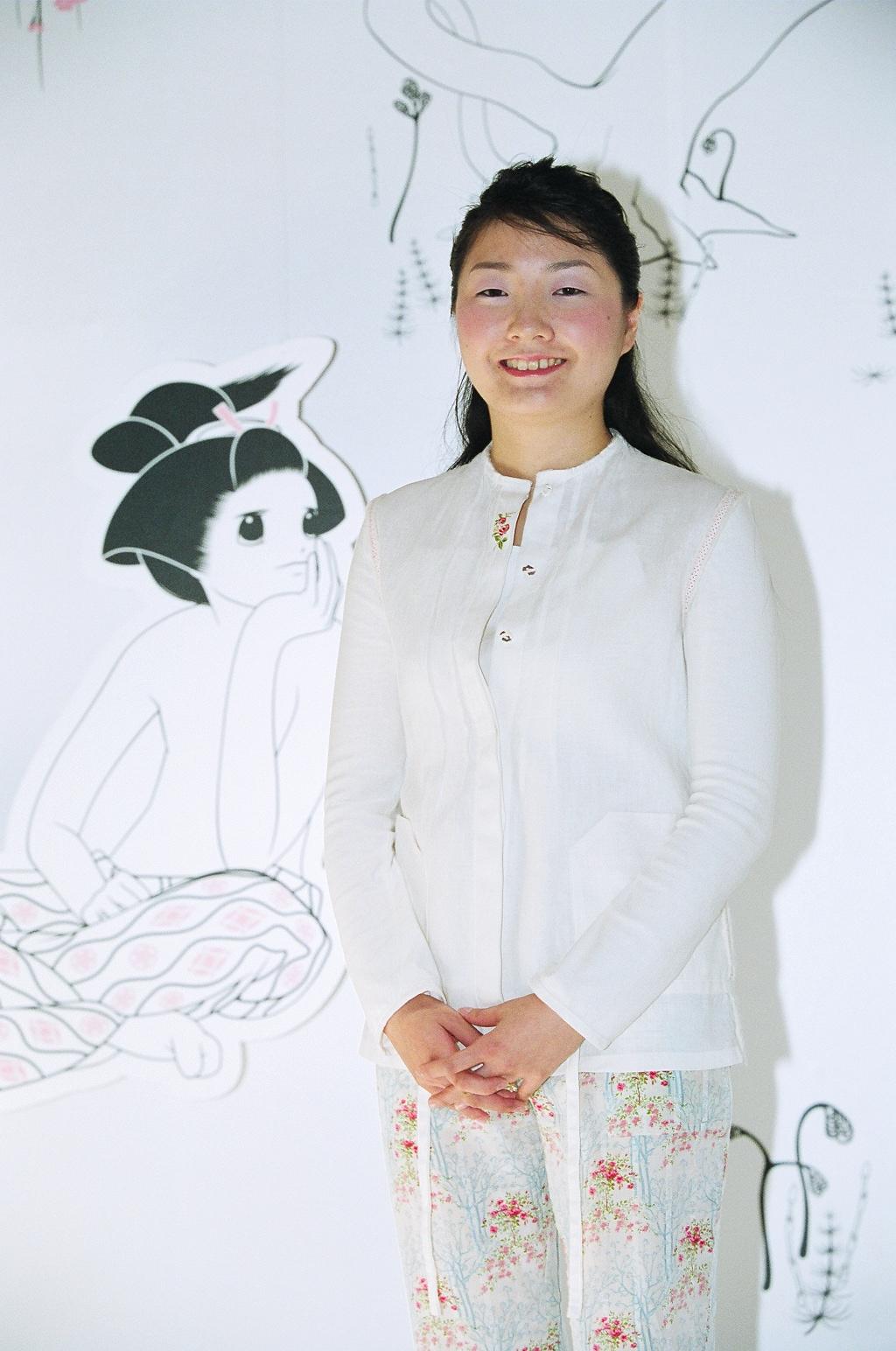 日本藝術家山口藍與其作品人物Otaka。