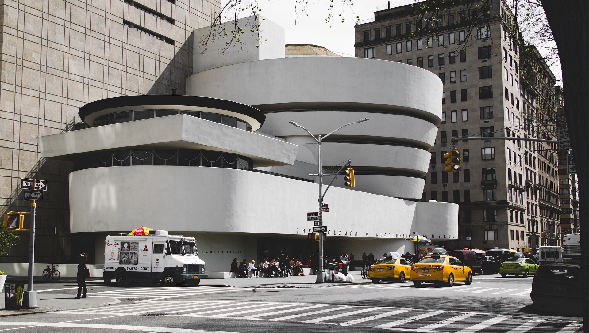 位於紐約曼哈頓的所羅門·R·古根漢美術館（Solomon R. Guggenheim Museum），為古根漢基金會名下最著名的一間美術館。