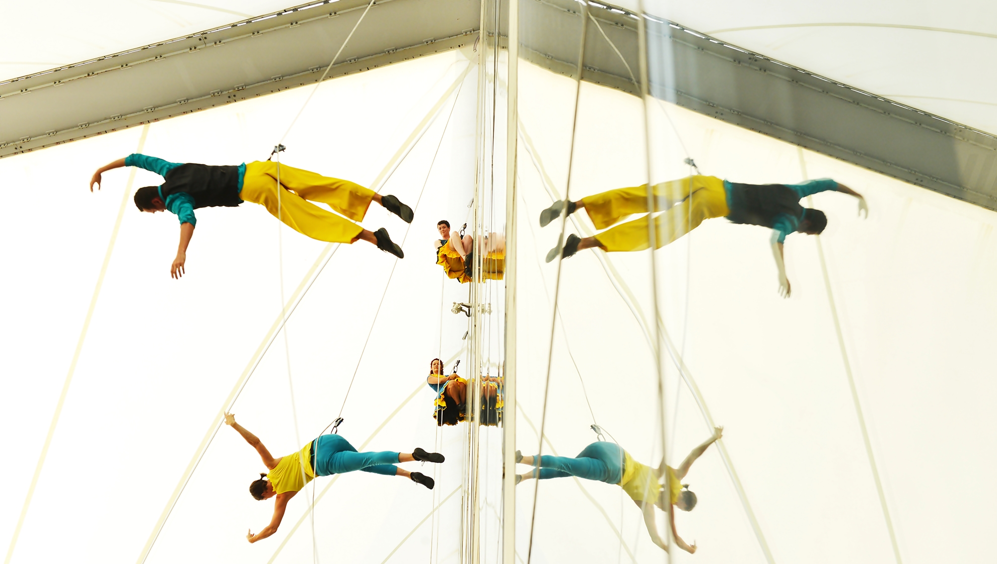 BANDALOOP垂直舞蹈 翻轉地平線。（許培鴻 攝影）