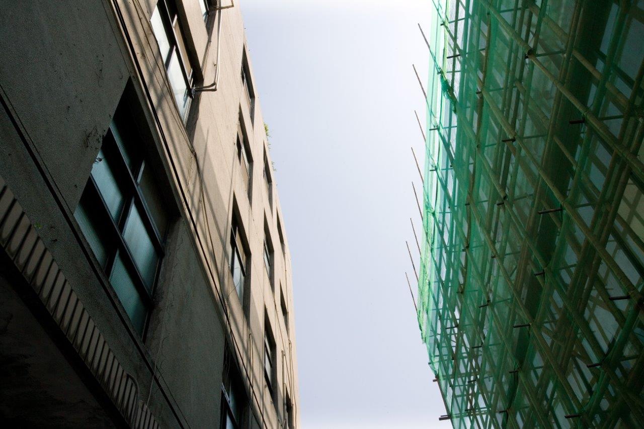 在都市更新不可逆的生活現實底下，作為藝術的遊牧者，UrbanCore團隊嘗試謀求保藏地方紋理的一些可能。