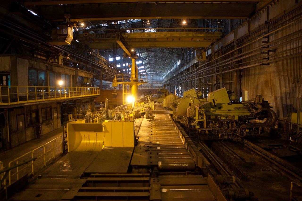 東鋼駐廠專案期盼在重工業產製與藝術創作兩者看似截然不同的異質體之間，開展出嶄新的藝企合作模式。