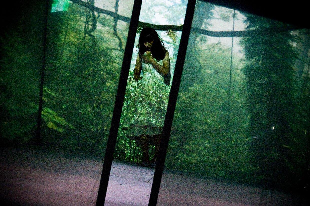 《萬有引力的下午》劇場演出