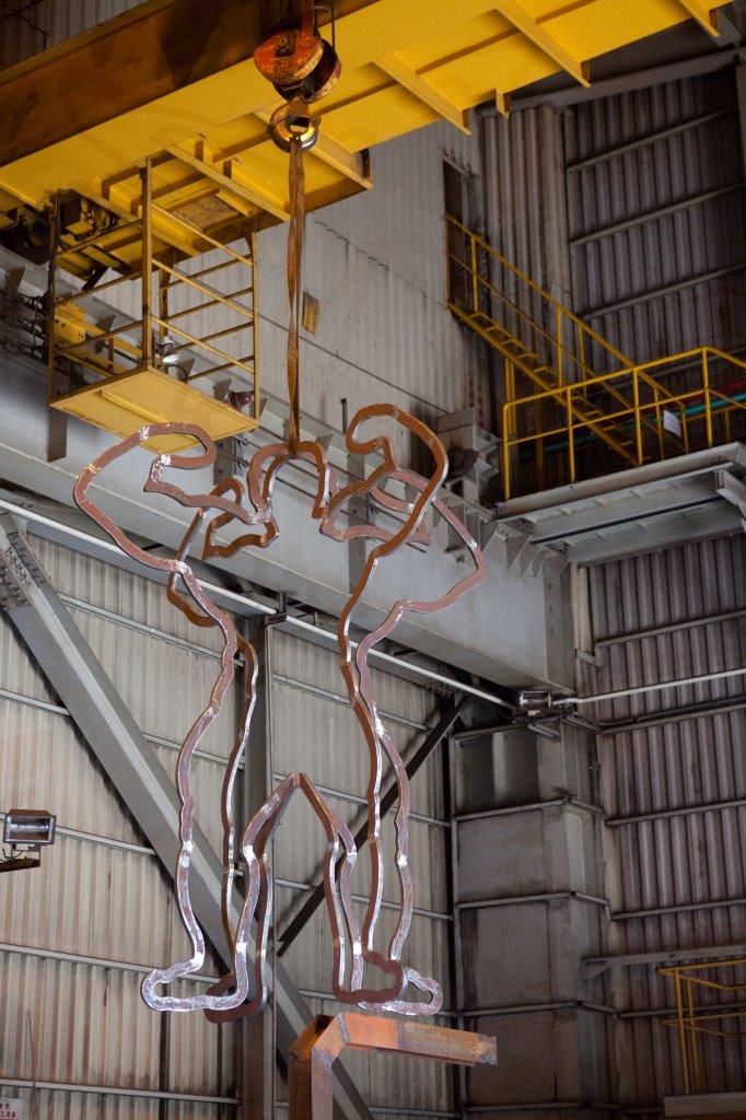 劉柏村認為，若把藝術品看待成一種近似「產品」的概念，則它的創作模式應該是可以與廠區的運作方法相互吻合的。