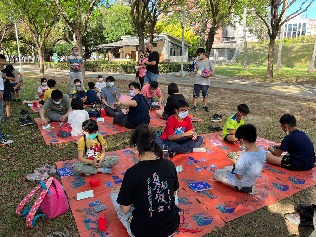 「高雄公共藝術祭：奧拉之城II」，於中央公園舉辦奧拉卡牌大賽。