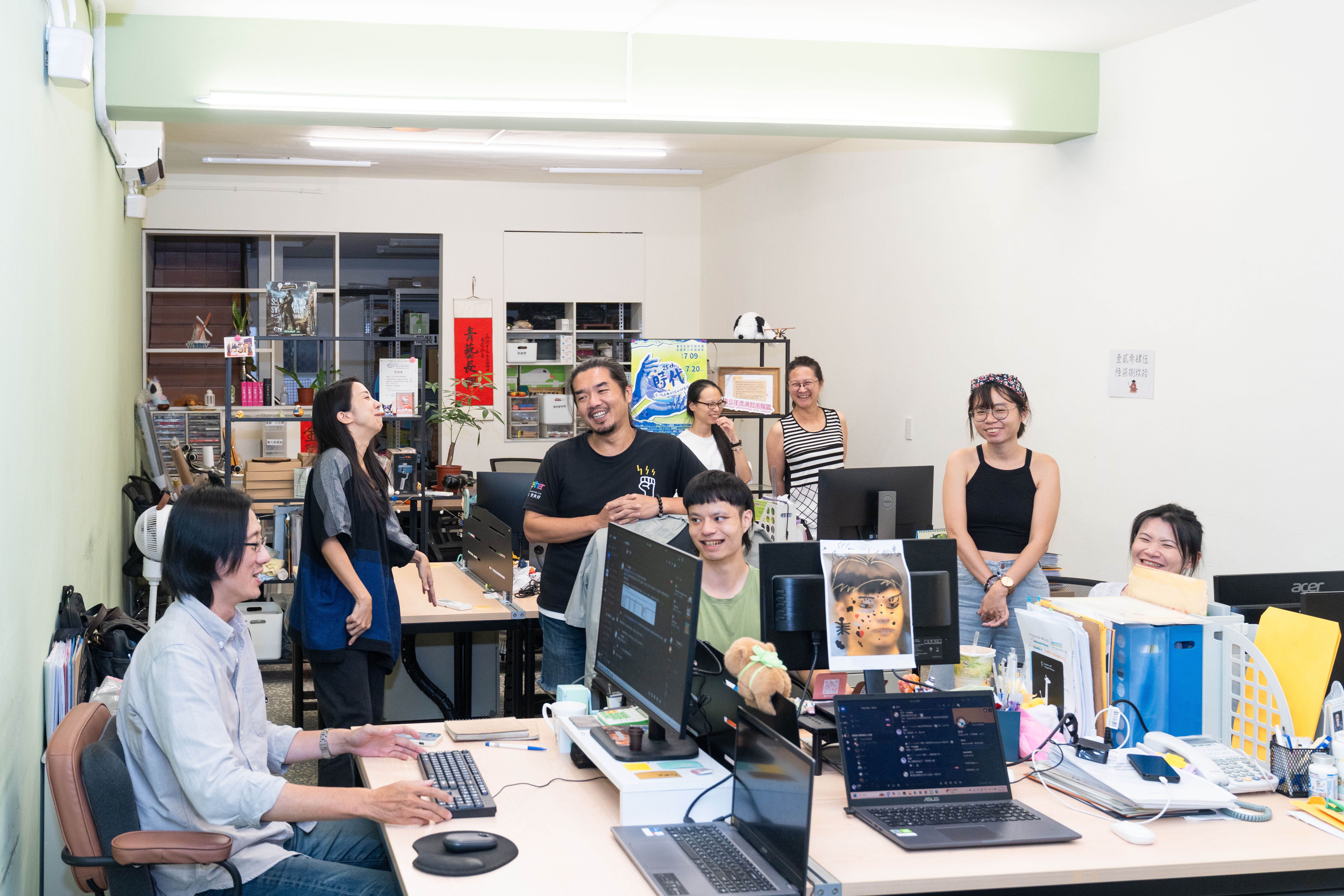 青藝盟夥伴於淡水據點持續推動青少年戲劇教育計畫，並提供幕後行政支持。（攝影／林家賢）