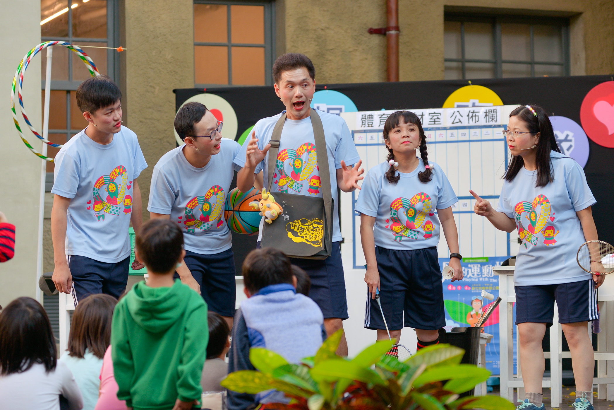 聯電愛故事團以戲劇作為傳遞生命教育的媒介，在資深劇場工作者的指導下，逐步嘗試自編、自導、自演，將作品帶進校園與社區。